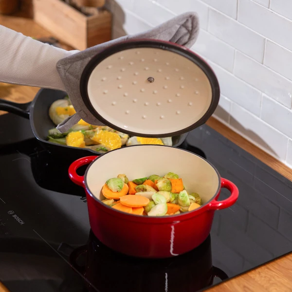 Enameled Cast Iron Pot red Ø 20 cm — Jupiter Lunasol