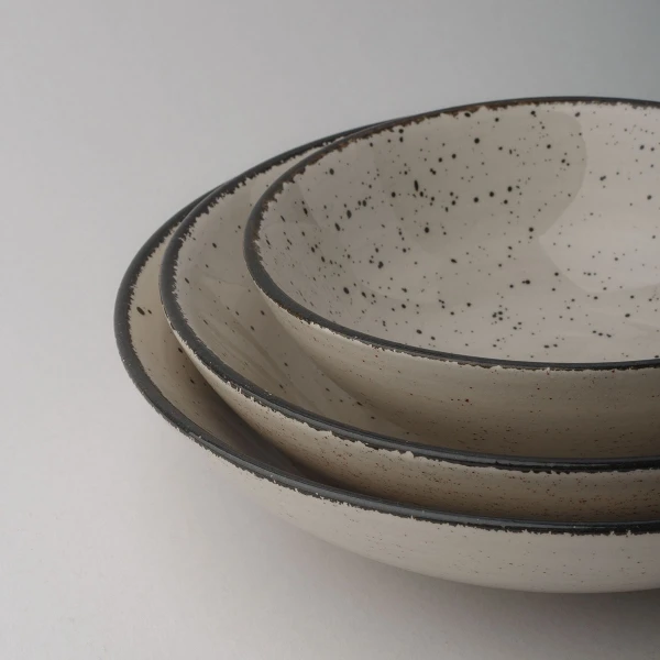 Bowl Ø 21.5 cm H: 5.5 cm — Gaya Atelier light grey speckled