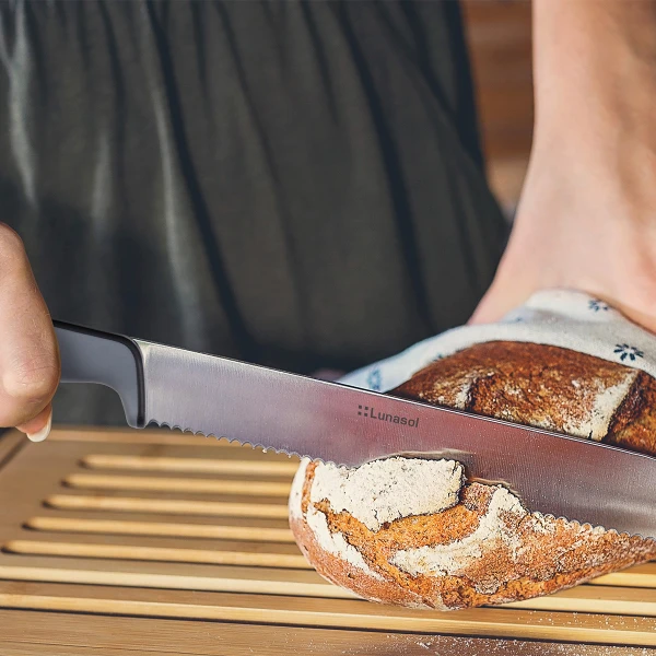 Bread Knife 20 cm with Blister Box — Basic Kitchen